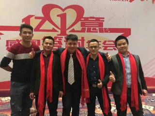 懂得感恩、學會堅持、頑強拼搏